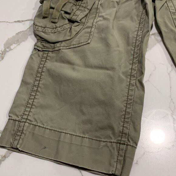 Old Navy | Girls Olive Green Cargo Capris Casual Pants - Picture 4 of 9
